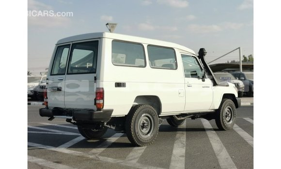 Buy Import Toyota Land Cruiser White Car in Import - Dubai in Abia State Buy Import Toyota Land Cruiser White Car in Import - Dubai in Abia State