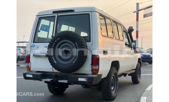 Buy Import Toyota Land Cruiser White Car in Import - Dubai in Abia State Buy Import Toyota Land Cruiser White Car in Import - Dubai in Abia State