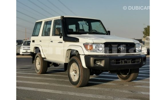 Acheter Import Voiture Toyota Land Cruiser Blanc à Import - Dubai, État d'Abia Acheter Import Voiture Toyota Land Cruiser Blanc à Import - Dubai, État d'Abia