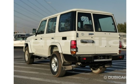 Acheter Import Voiture Toyota Land Cruiser Blanc à Import - Dubai, État d'Abia Acheter Import Voiture Toyota Land Cruiser Blanc à Import - Dubai, État d'Abia