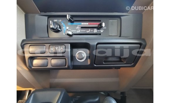 Acheter Import Voiture Toyota Land Cruiser Blanc à Import - Dubai, État d'Abia Acheter Import Voiture Toyota Land Cruiser Blanc à Import - Dubai, État d'Abia