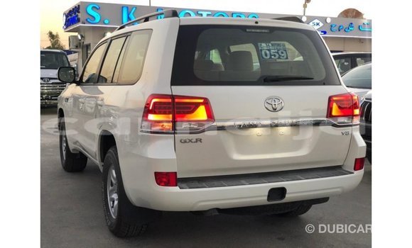 Buy Import Toyota Land Cruiser White Car in Import - Dubai in Abia State Buy Import Toyota Land Cruiser White Car in Import - Dubai in Abia State