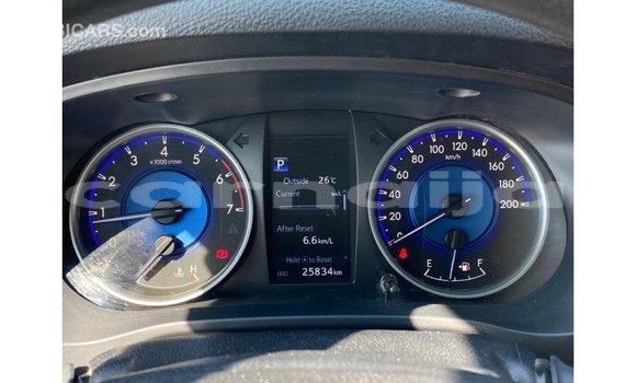 Acheter Import Voiture Toyota Hilux Blanc à Import - Dubai, État d'Abia Acheter Import Voiture Toyota Hilux Blanc à Import - Dubai, État d'Abia