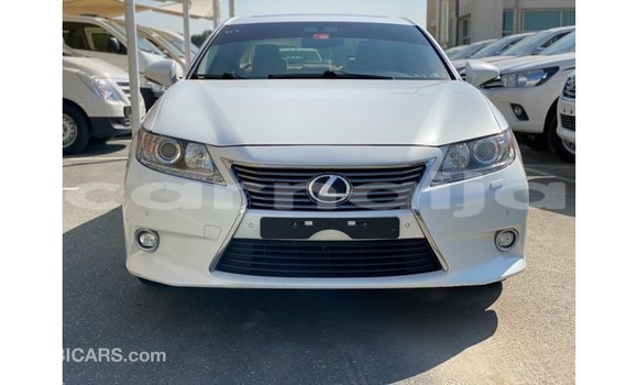 Buy Import Lexus ES White Car in Import - Dubai in Abia State Buy Import Lexus ES White Car in Import - Dubai in Abia State