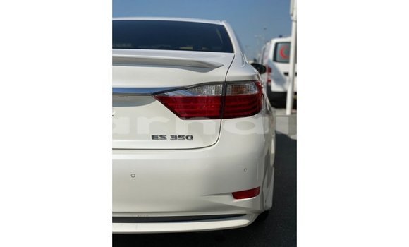 Buy Import Lexus ES White Car in Import - Dubai in Abia State Buy Import Lexus ES White Car in Import - Dubai in Abia State