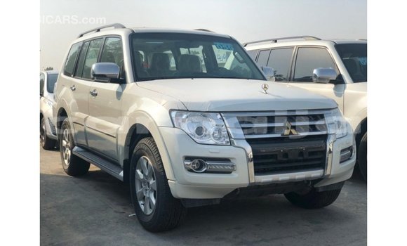 Acheter Import Voiture Mitsubishi Pajero Blanc à Import - Dubai, État d'Abia Acheter Import Voiture Mitsubishi Pajero Blanc à Import - Dubai, État d'Abia