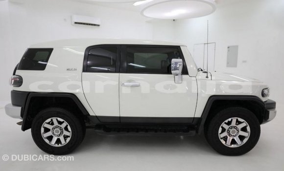 Buy Import Toyota FJ Cruiser White Car in Import - Dubai in Abia State Buy Import Toyota FJ Cruiser White Car in Import - Dubai in Abia State