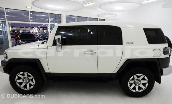 Buy Import Toyota FJ Cruiser White Car in Import - Dubai in Abia State Buy Import Toyota FJ Cruiser White Car in Import - Dubai in Abia State