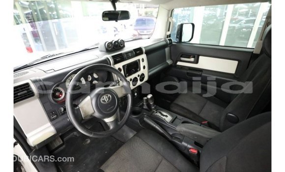 Buy Import Toyota FJ Cruiser White Car in Import - Dubai in Abia State Buy Import Toyota FJ Cruiser White Car in Import - Dubai in Abia State