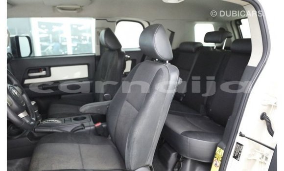 Buy Import Toyota FJ Cruiser White Car in Import - Dubai in Abia State Buy Import Toyota FJ Cruiser White Car in Import - Dubai in Abia State