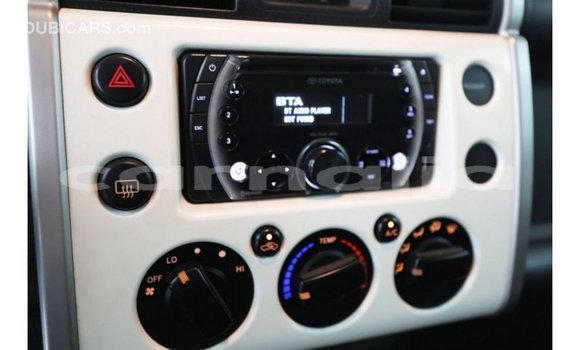 Buy Import Toyota FJ Cruiser White Car in Import - Dubai in Abia State Buy Import Toyota FJ Cruiser White Car in Import - Dubai in Abia State