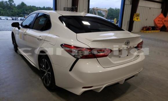 Buy New Toyota Camry White Car in Abuja in Lagos State Buy New Toyota Camry White Car in Abuja in Lagos State