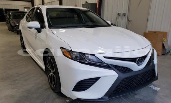 Acheter Neuf Voiture Toyota Camry Blanc à Asaba, État du Delta Acheter Neuf Voiture Toyota Camry Blanc à Asaba, État du Delta