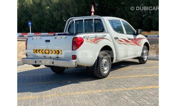 Acheter Import Voiture Mitsubishi L200 Blanc à Import - Dubai, État d'Abia Acheter Import Voiture Mitsubishi L200 Blanc à Import - Dubai, État d'Abia