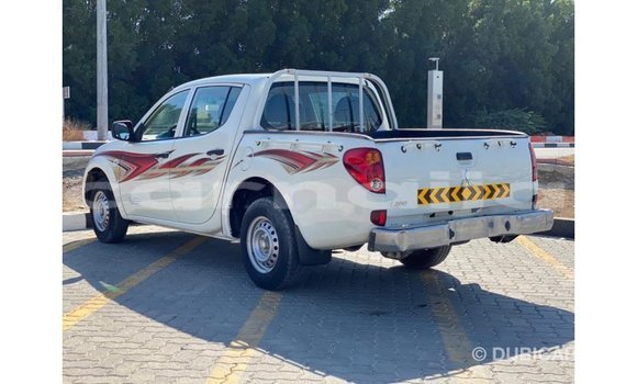 Acheter Import Voiture Mitsubishi L200 Blanc à Import - Dubai, État d'Abia Acheter Import Voiture Mitsubishi L200 Blanc à Import - Dubai, État d'Abia