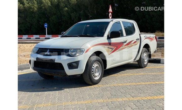 Acheter Import Voiture Mitsubishi L200 Blanc à Import - Dubai, État d'Abia Acheter Import Voiture Mitsubishi L200 Blanc à Import - Dubai, État d'Abia