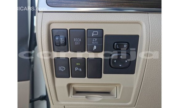 Acheter Import Voiture Toyota Land Cruiser Blanc à Import - Dubai, État d'Abia Acheter Import Voiture Toyota Land Cruiser Blanc à Import - Dubai, État d'Abia
