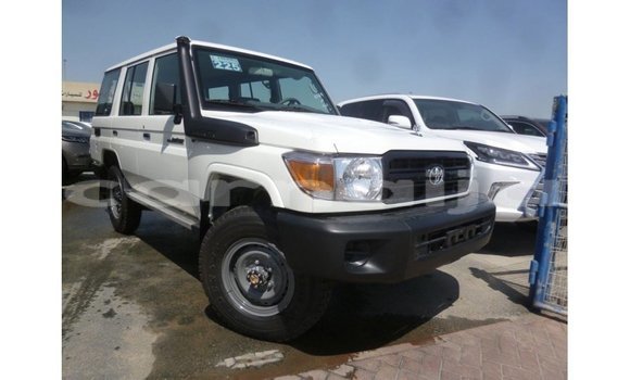 Buy Import Toyota Land Cruiser White Car in Import - Dubai in Abia State