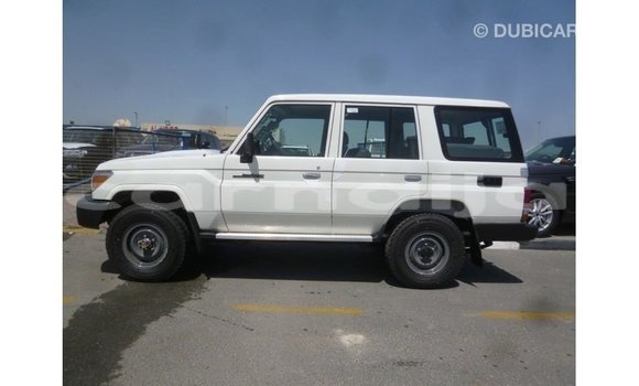 Acheter Import Voiture Toyota Land Cruiser Blanc à Import - Dubai, État d'Abia Acheter Import Voiture Toyota Land Cruiser Blanc à Import - Dubai, État d'Abia