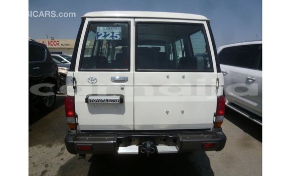 Acheter Import Voiture Toyota Land Cruiser Blanc à Import - Dubai, État d'Abia Acheter Import Voiture Toyota Land Cruiser Blanc à Import - Dubai, État d'Abia