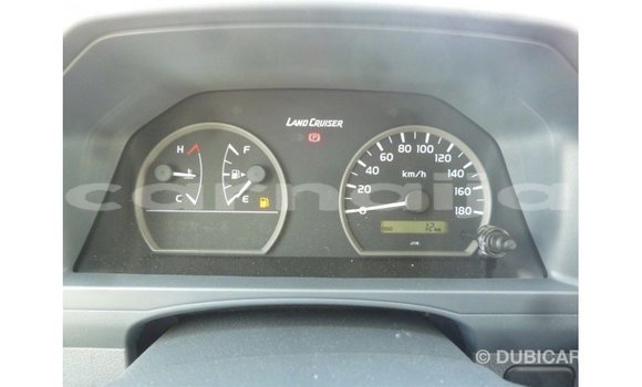 Acheter Import Voiture Toyota Land Cruiser Blanc à Import - Dubai, État d'Abia Acheter Import Voiture Toyota Land Cruiser Blanc à Import - Dubai, État d'Abia