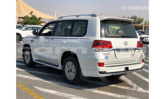 Buy Import Toyota Land Cruiser White Car in Import - Dubai in Abia State Buy Import Toyota Land Cruiser White Car in Import - Dubai in Abia State