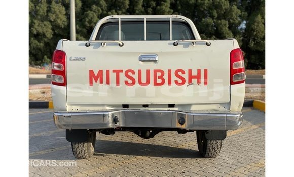 Buy Import Mitsubishi L200 White Car in Import - Dubai in Abia State Buy Import Mitsubishi L200 White Car in Import - Dubai in Abia State