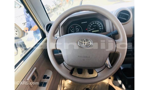 Buy Import Toyota Land Cruiser Beige Car in Import - Dubai in Abia State Buy Import Toyota Land Cruiser Beige Car in Import - Dubai in Abia State