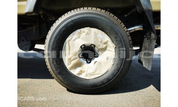 Acheter Import Voiture Toyota Land Cruiser Beige à Import - Dubai, État d'Abia Acheter Import Voiture Toyota Land Cruiser Beige à Import - Dubai, État d'Abia