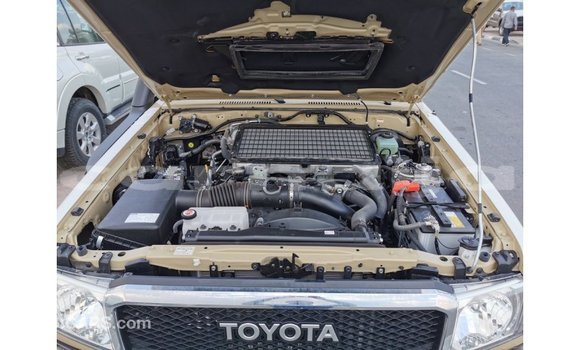 Buy Import Toyota Land Cruiser Beige Car in Import - Dubai in Abia State Buy Import Toyota Land Cruiser Beige Car in Import - Dubai in Abia State