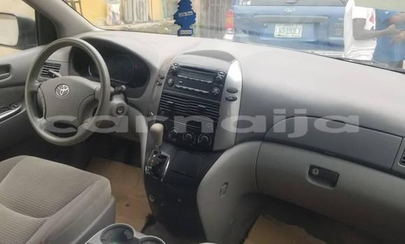 Acheter Occasion Voiture Toyota Sienna Bleu à Aba, État d'Abia Acheter Occasion Voiture Toyota Sienna Bleu à Aba, État d'Abia