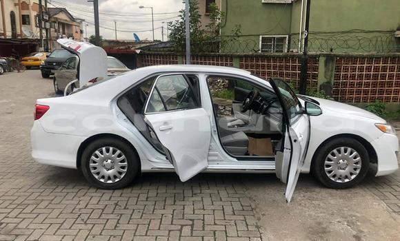 Acheter Occasion Voiture Toyota Camry Blanc à Aba, État d'Abia