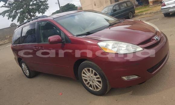 Acheter Occasion Voiture Toyota Sienna Rouge à Aba, État d'Abia Acheter Occasion Voiture Toyota Sienna Rouge à Aba, État d'Abia