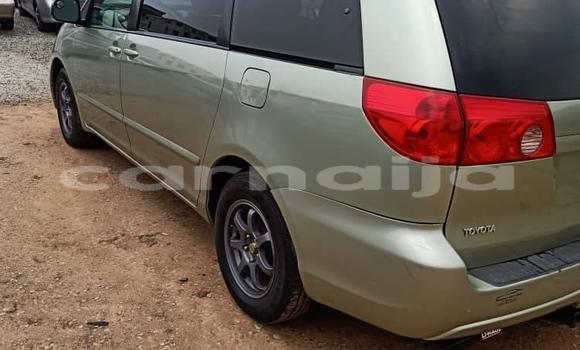 Acheter Occasion Voiture Toyota Sienna Vert à Aba, État d'Abia Acheter Occasion Voiture Toyota Sienna Vert à Aba, État d'Abia