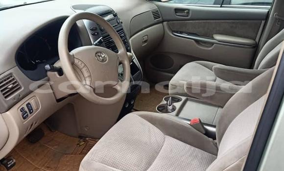 Acheter Occasion Voiture Toyota Sienna Vert à Aba, État d'Abia Acheter Occasion Voiture Toyota Sienna Vert à Aba, État d'Abia