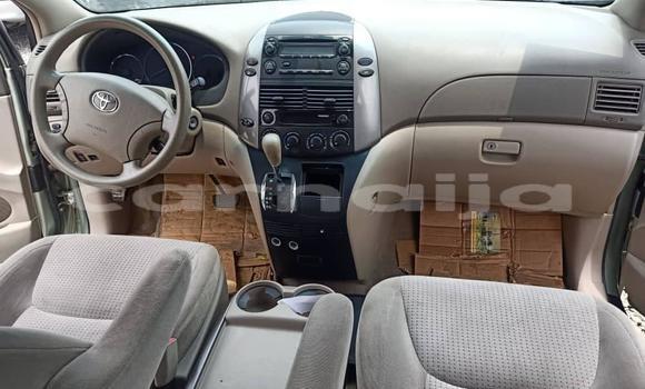 Acheter Occasion Voiture Toyota Sienna Vert à Aba, État d'Abia Acheter Occasion Voiture Toyota Sienna Vert à Aba, État d'Abia