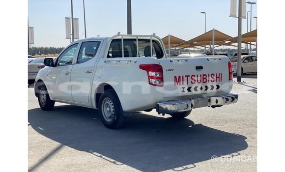Buy Import Mitsubishi L200 White Car in Import - Dubai in Abia State Buy Import Mitsubishi L200 White Car in Import - Dubai in Abia State