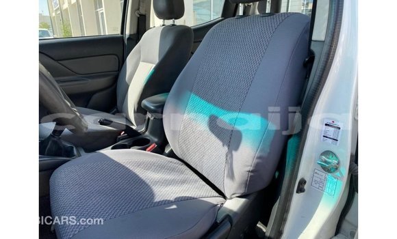 Buy Import Mitsubishi L200 White Car in Import - Dubai in Abia State Buy Import Mitsubishi L200 White Car in Import - Dubai in Abia State