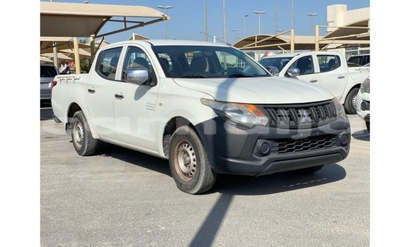 Buy Import Mitsubishi L200 White Car in Import - Dubai in Abia State Buy Import Mitsubishi L200 White Car in Import - Dubai in Abia State