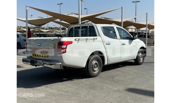 Buy Import Mitsubishi L200 White Car in Import - Dubai in Abia State Buy Import Mitsubishi L200 White Car in Import - Dubai in Abia State