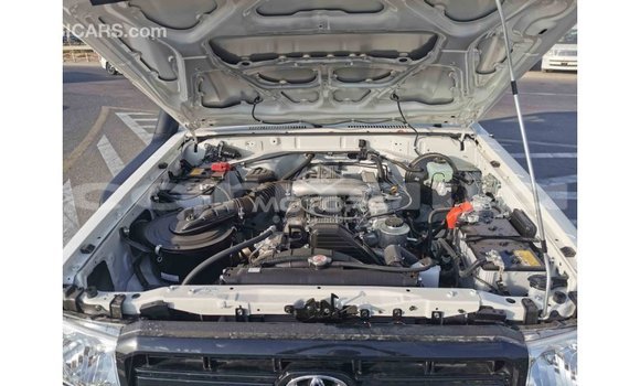 Acheter Import Voiture Toyota Land Cruiser Blanc à Import - Dubai, État d'Abia Acheter Import Voiture Toyota Land Cruiser Blanc à Import - Dubai, État d'Abia