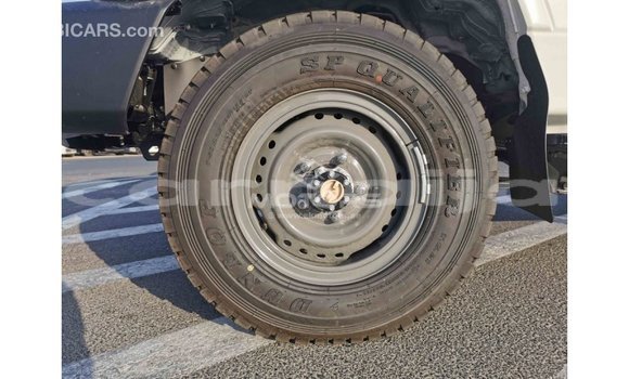 Acheter Import Voiture Toyota Land Cruiser Blanc à Import - Dubai, État d'Abia Acheter Import Voiture Toyota Land Cruiser Blanc à Import - Dubai, État d'Abia