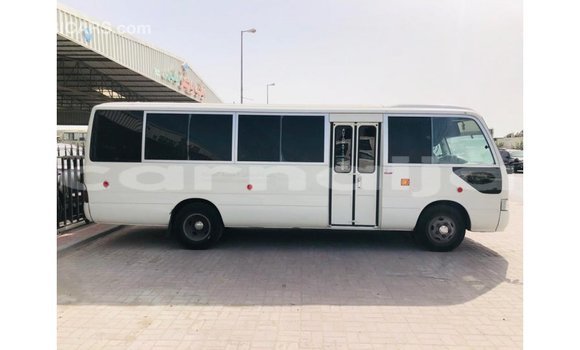 Acheter Import Voiture Toyota Coaster Blanc à Import - Dubai, État d'Abia Acheter Import Voiture Toyota Coaster Blanc à Import - Dubai, État d'Abia