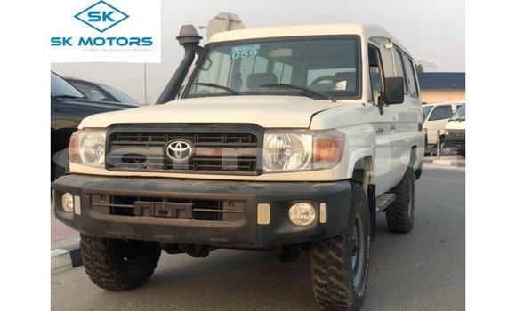 Acheter Import Voiture Toyota Land Cruiser Blanc à Import - Dubai, État d'Abia Acheter Import Voiture Toyota Land Cruiser Blanc à Import - Dubai, État d'Abia
