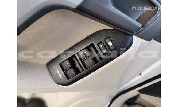 Acheter Import Voiture Toyota Prado Blanc à Import - Dubai, État d'Abia Acheter Import Voiture Toyota Prado Blanc à Import - Dubai, État d'Abia