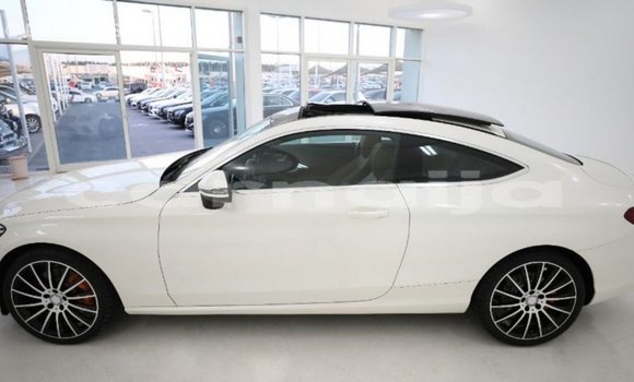 Buy Import Mercedes-Benz 600 White Car in Import - Dubai in Abia State Buy Import Mercedes-Benz 600 White Car in Import - Dubai in Abia State