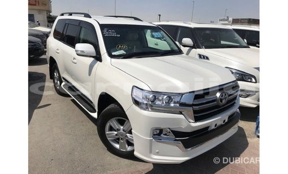 Acheter Import Voiture Toyota Land Cruiser Blanc à Import - Dubai, État d'Abia Acheter Import Voiture Toyota Land Cruiser Blanc à Import - Dubai, État d'Abia