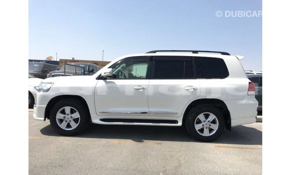 Acheter Import Voiture Toyota Land Cruiser Blanc à Import - Dubai, État d'Abia Acheter Import Voiture Toyota Land Cruiser Blanc à Import - Dubai, État d'Abia