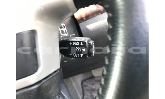 Acheter Import Voiture Toyota Land Cruiser Blanc à Import - Dubai, État d'Abia Acheter Import Voiture Toyota Land Cruiser Blanc à Import - Dubai, État d'Abia