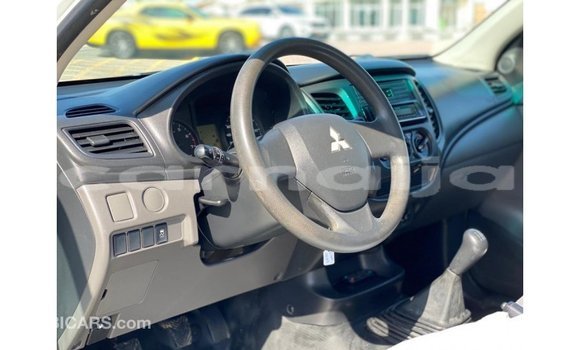 Acheter Import Voiture Mitsubishi L200 Blanc à Import - Dubai, État d'Abia Acheter Import Voiture Mitsubishi L200 Blanc à Import - Dubai, État d'Abia